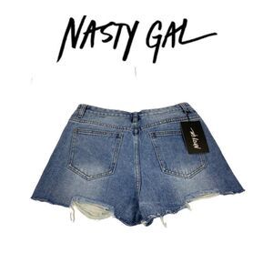 NWT Nasty Gal Short Jeans. Sz 27
